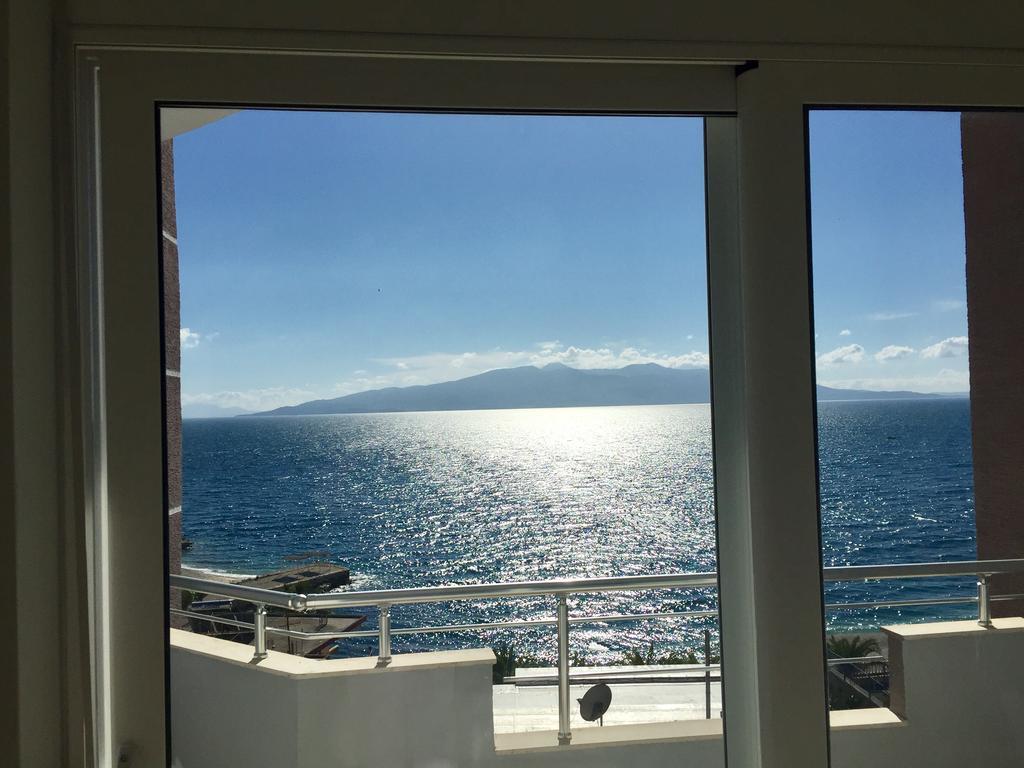Skyfall Apartment Sarandë Exterior foto